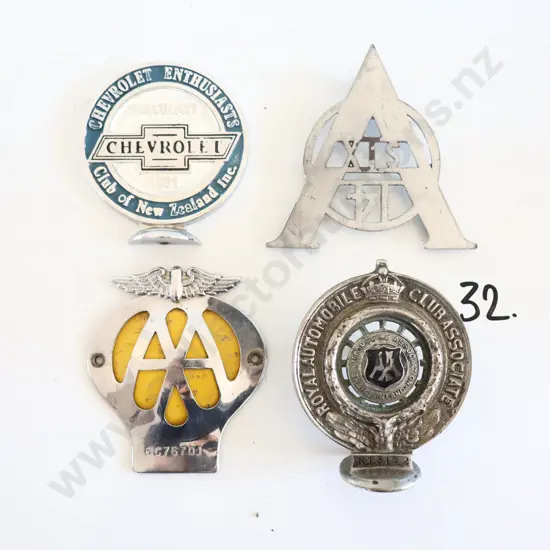 Vintage Badges X 4