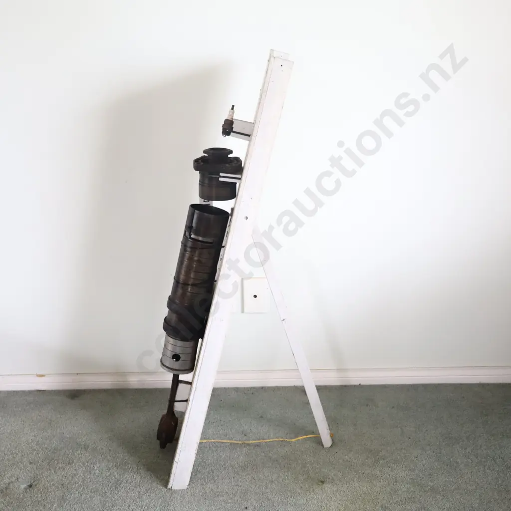 Knight Sleeve Valve Engine Cylinder Assembly Image 1++