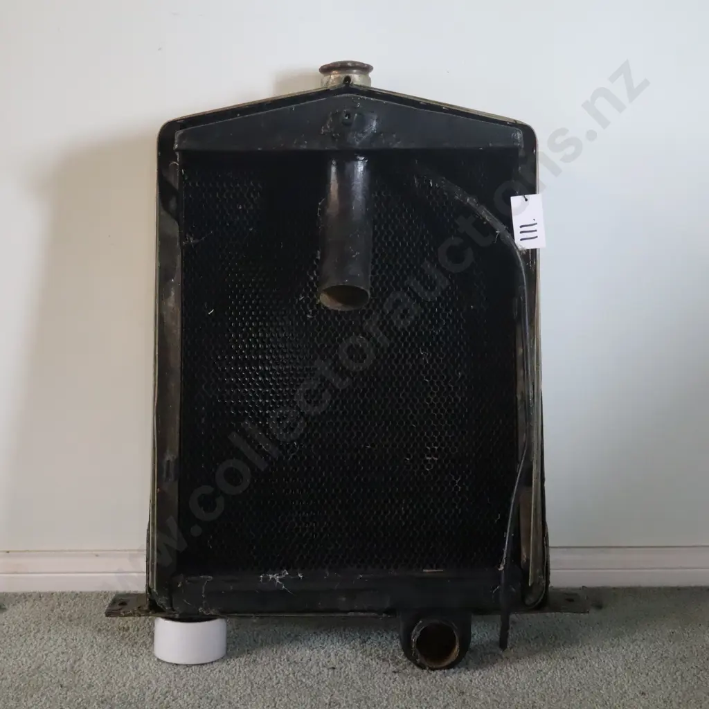 1920's Morris Cowley Radiator Image 1++