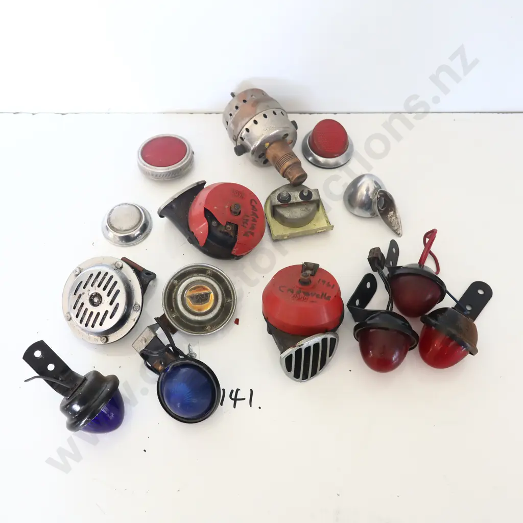 Vintage Lights, Horns Ect. Image 1++