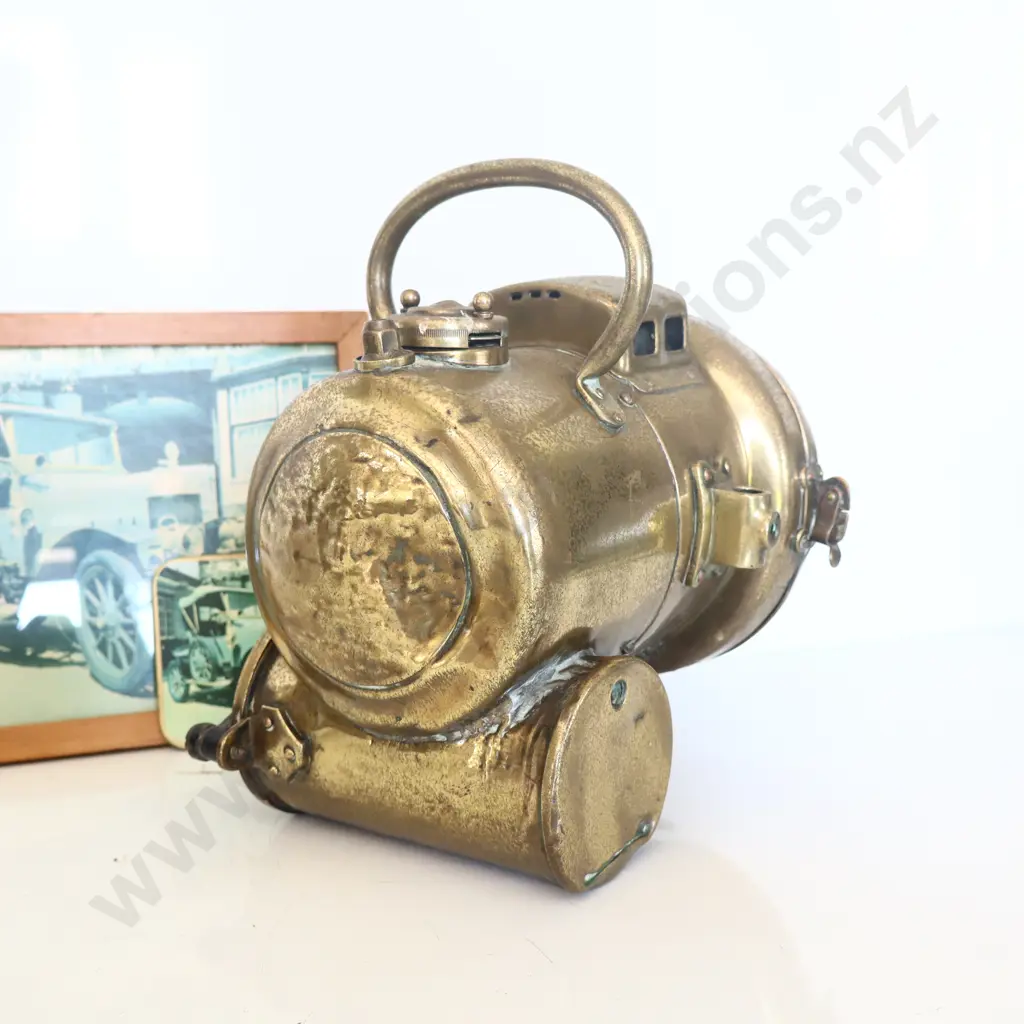 1914 Morris Oxford Headlight Image 1++