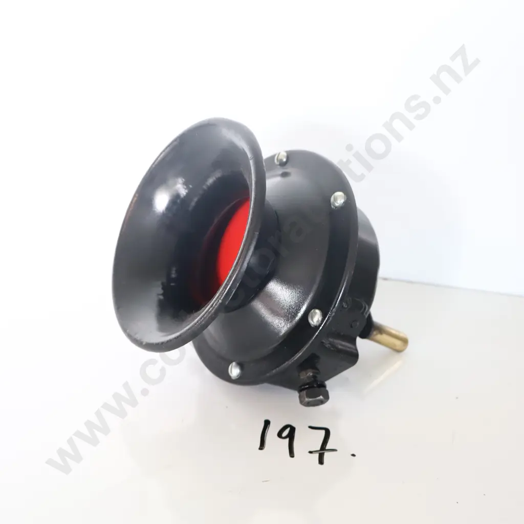 Veteran Hand Hurrican Siren Image 1++
