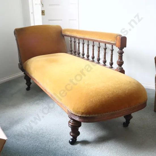 Vintage Chase Lounge