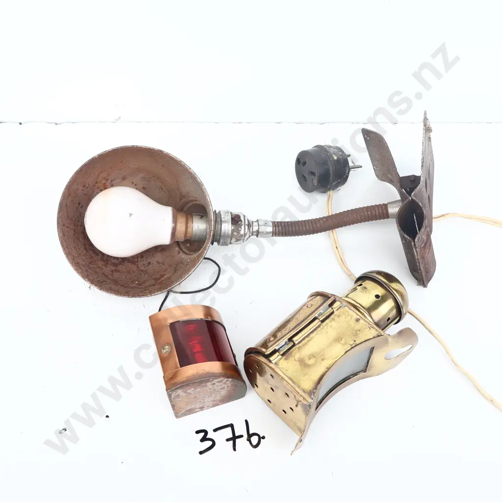 Carriage, Workshop And Shipping Light X 3 Image 1++