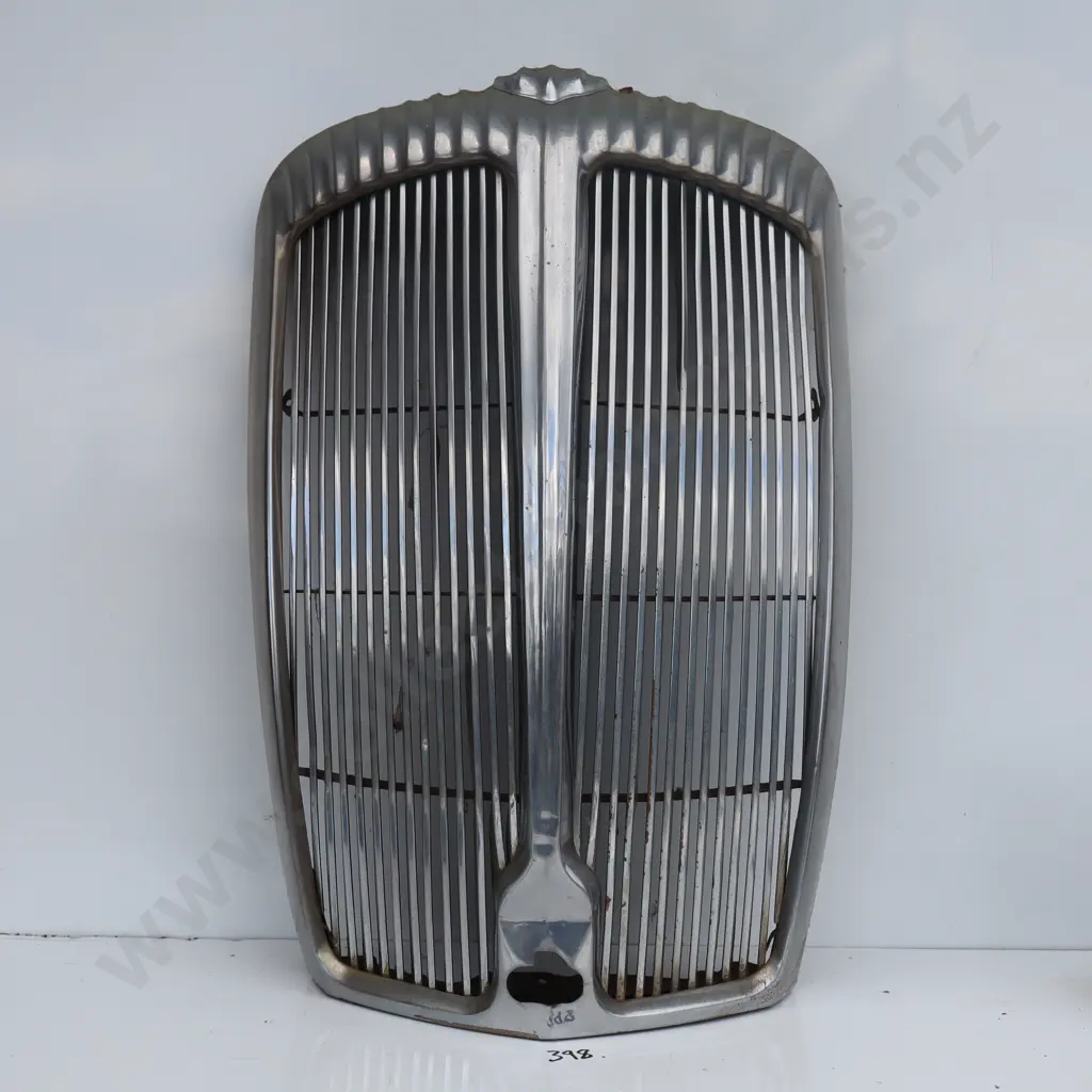 Daimler Grill Image 1++